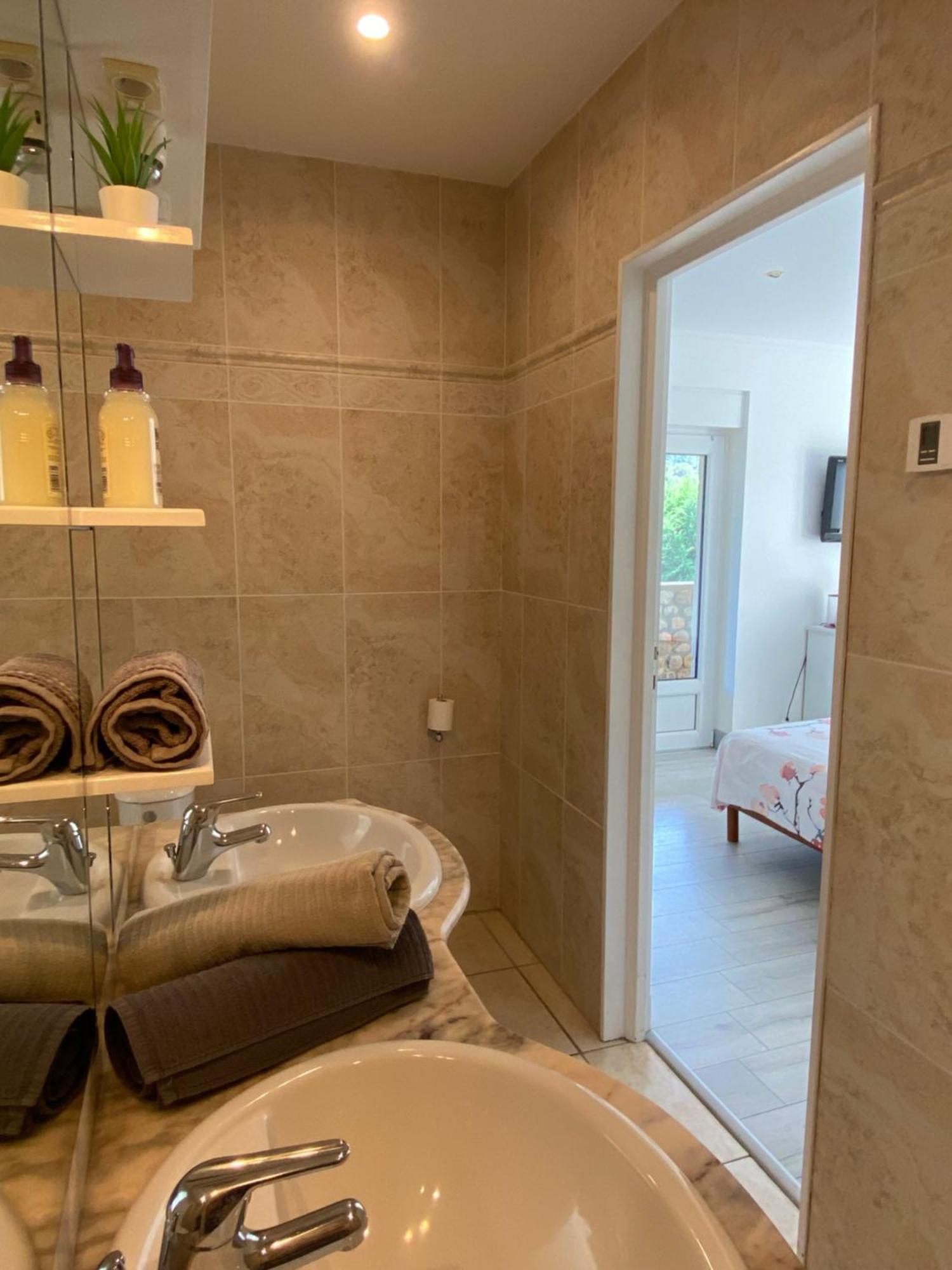 Bed and Breakfast Domaine Les Buis Saint-Fortunat-sur-Eyrieux Esterno foto